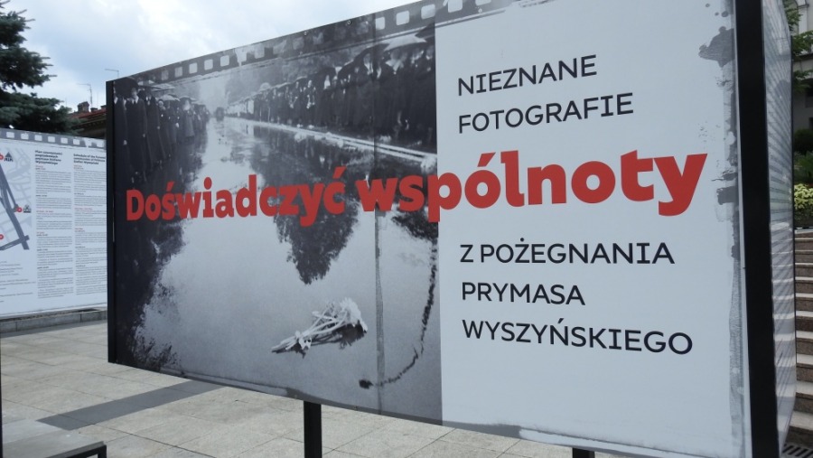 Historyczne zdjęcia na placu Chrobrego. Te niezwykłe chwile obserwowała cała Polska - foto