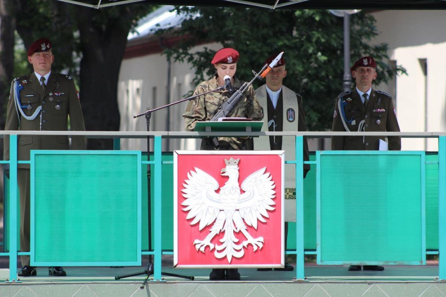 Uroczysta przysięga wojskowa jak za dawnych lat. Legia kusi studentów - foto