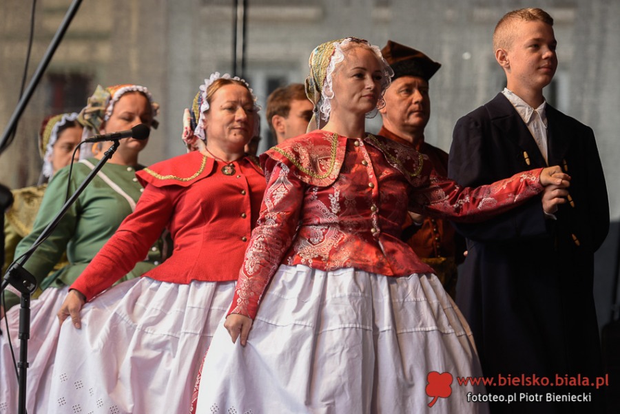Zachwycający pokaz na bielskim Rynku. Publiczność była urzeczona ZDJĘCIA