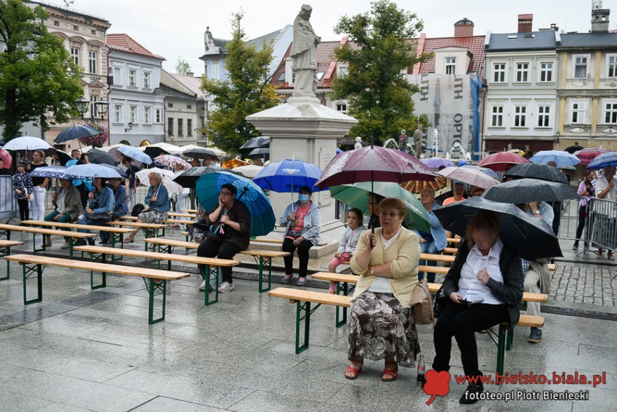 Zachwycający pokaz na bielskim Rynku. Publiczność była urzeczona ZDJĘCIA