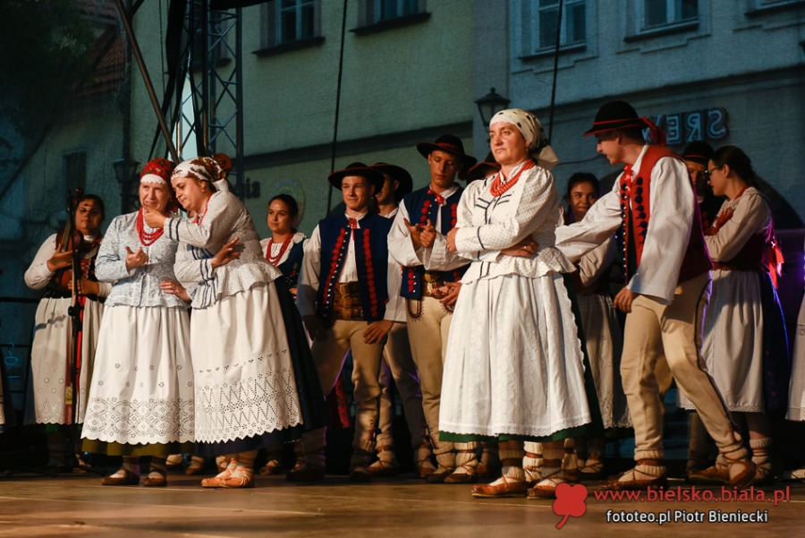 Zachwycający pokaz na bielskim Rynku. Publiczność była urzeczona ZDJĘCIA