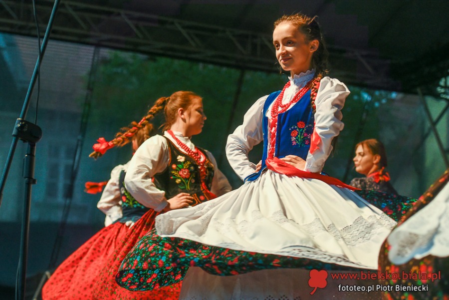 Zachwycający pokaz na bielskim Rynku. Publiczność była urzeczona ZDJĘCIA