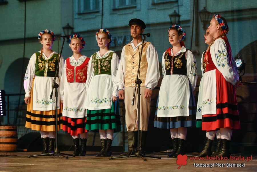 Zachwycający pokaz na bielskim Rynku. Publiczność była urzeczona ZDJĘCIA
