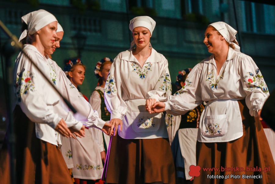 Zachwycający pokaz na bielskim Rynku. Publiczność była urzeczona ZDJĘCIA