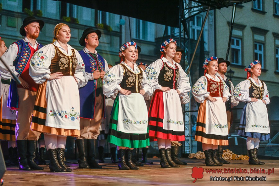 Zachwycający pokaz na bielskim Rynku. Publiczność była urzeczona ZDJĘCIA