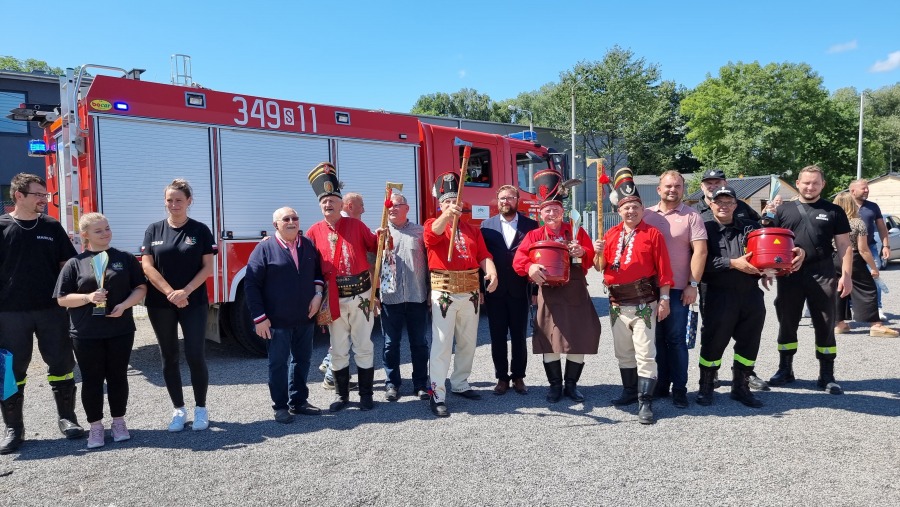 Strażacka kuchnia na wapienickiej Giełdzie. Zaskoczyli nawet smakoszy (zdjęcia, wideo)