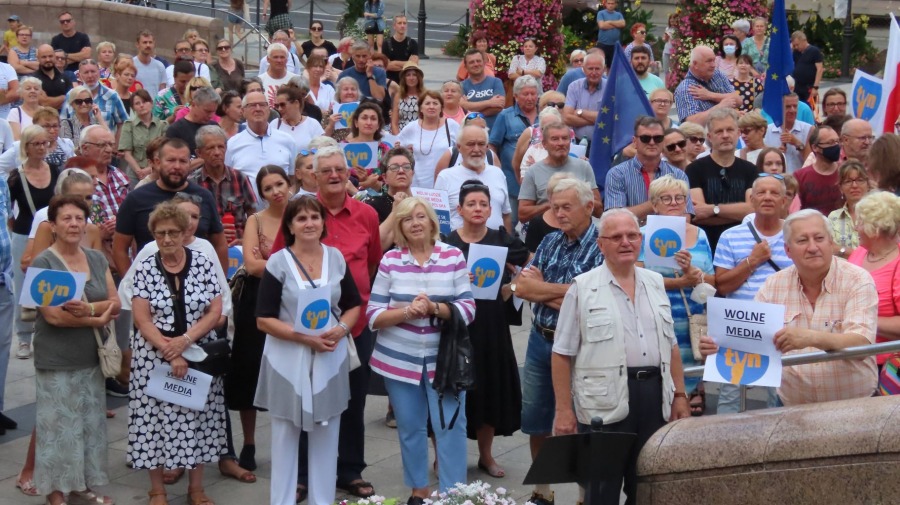 Protest na placu Chrobrego. W obronie wolnych mediów - foto