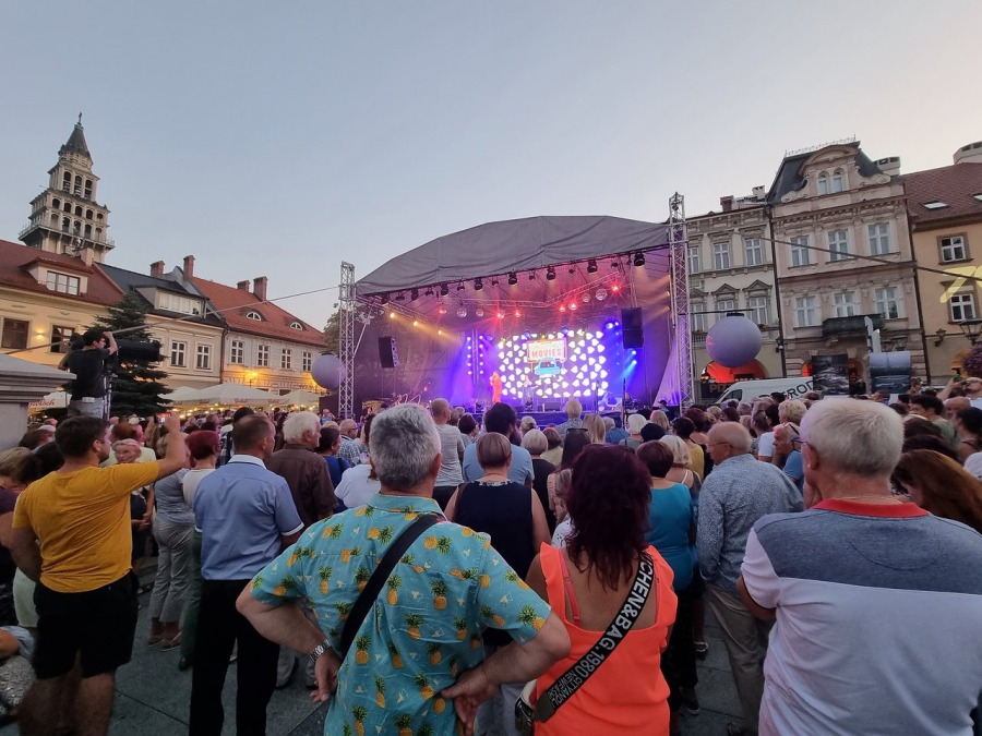 Neapol na bielskim Rynku. Tłumy słuchały włoskich przebojów ZDJĘCIA