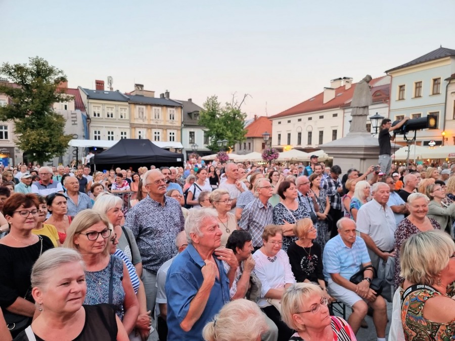 Neapol na bielskim Rynku. Tłumy słuchały włoskich przebojów ZDJĘCIA