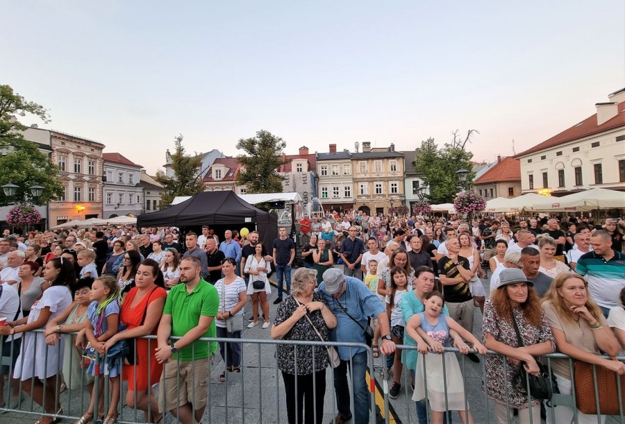 Neapol na bielskim Rynku. Tłumy słuchały włoskich przebojów ZDJĘCIA