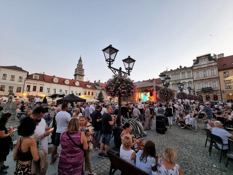 Neapol na bielskim Rynku. Tłumy słuchały włoskich przebojów ZDJĘCIA