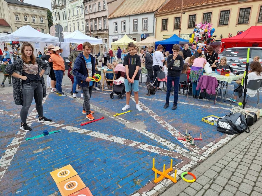 Sztuczki na placu Wojska Polskiego. Atrakcje dla najstarszych i najmłodszych ZDJĘCIA