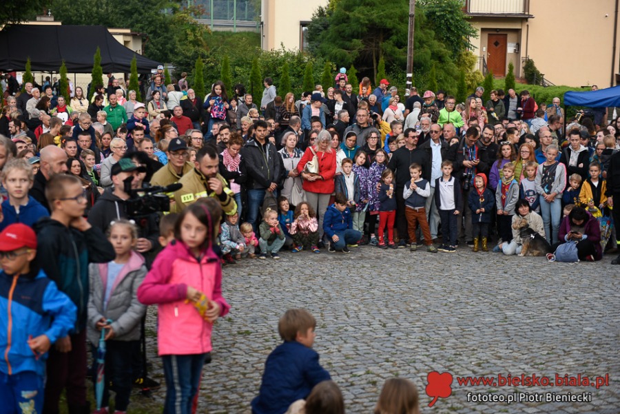 Piknik marzeń. Tłumy w średniowiecznej wiosce w Starym Bielsku ZDJĘCIA