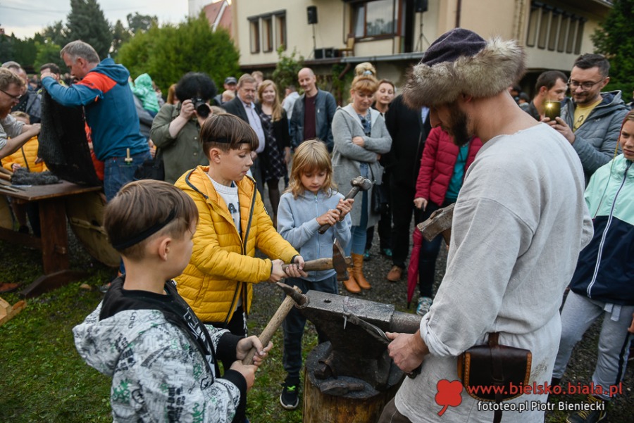 Piknik marzeń. Tłumy w średniowiecznej wiosce w Starym Bielsku ZDJĘCIA