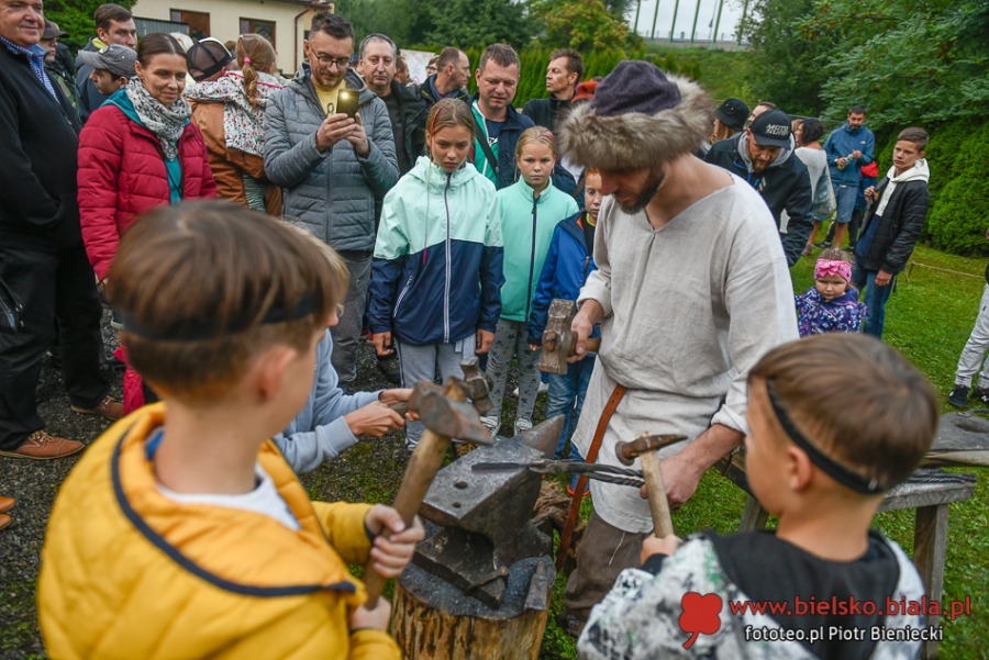 Piknik marzeń. Tłumy w średniowiecznej wiosce w Starym Bielsku ZDJĘCIA