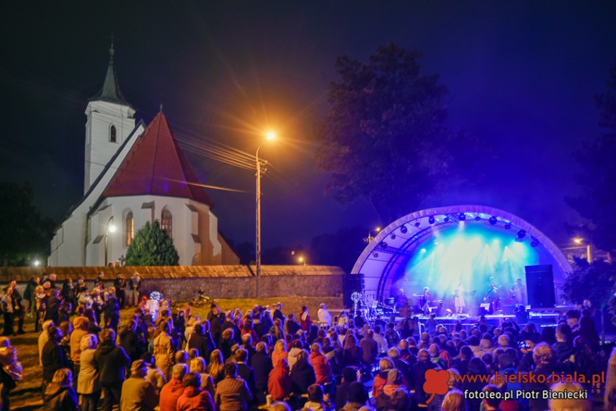 Piknik marzeń. Tłumy w średniowiecznej wiosce w Starym Bielsku ZDJĘCIA
