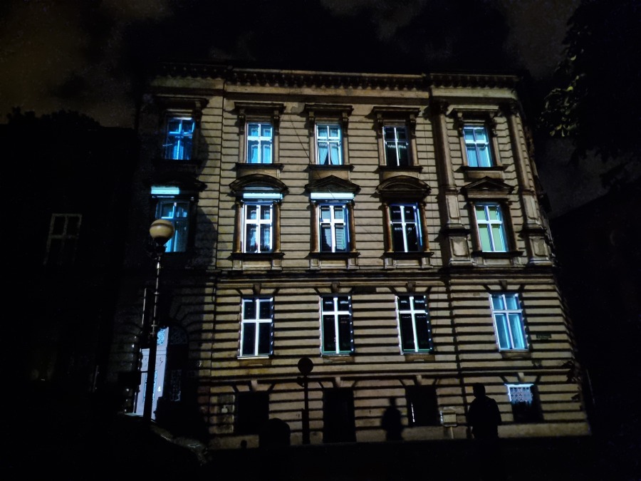 Tłumy widzów na placu Chrobrego. Ruchoma kamienica przy ul. Mickiewicza ZDJĘCIA