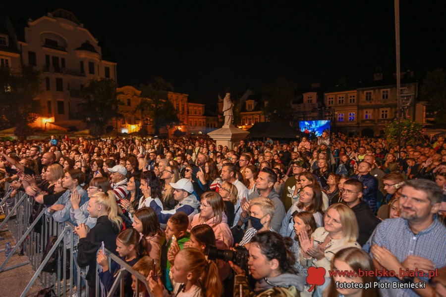 Wielki ogród zakwitł na Rynku. Porywający koncert dla miasta kwiatów ZDJĘCIA