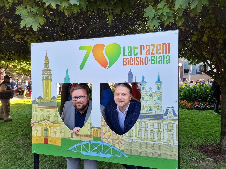 Tłumy na zamkniętej Zamkowej. Niezwykła sceneria koncertu dla Pani Marii ZDJĘCIA
