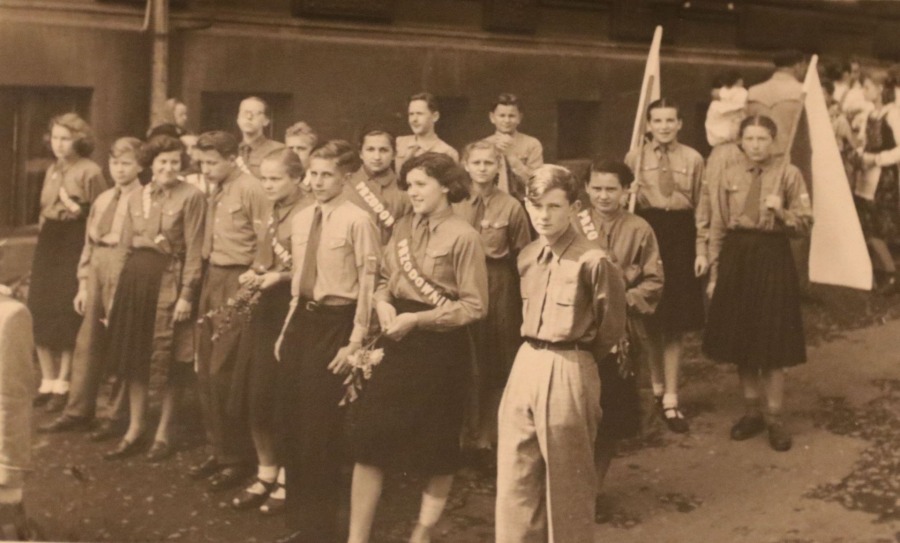 Tajemnice Bielska-Białej. Nieznana historia budowy czerwonej szkoły przy Stalina ZDJĘCIA