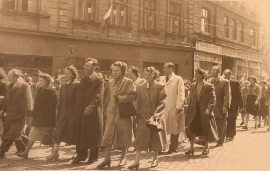 Tajemnice Bielska-Białej. Nieznana historia budowy czerwonej szkoły przy Stalina ZDJĘCIA