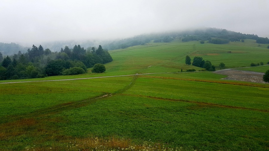 Kultowe pojazdy na beskidzkich trasach. Kierowcy wesprą bielski Dom Dziecka - foto