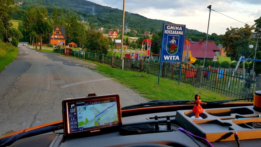 Kultowe pojazdy na beskidzkich trasach. Kierowcy wesprą bielski Dom Dziecka - foto