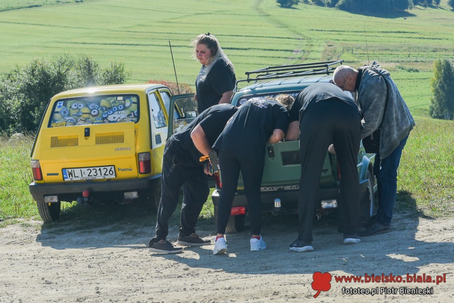 Maluchy w górach. Na rajdzie nie zabrakło awarii i odpalania na pych ZDJĘCIA