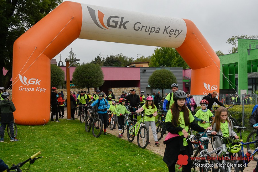 Tłum rowerzystów ruszył sprzed ratusza. Świetna zabawa z nagrodami ZDJĘCIA