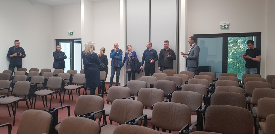 Cegła, beton i szkło. Bielsku-Białej przybył nowoczesny budynek w dobrej okolicy ZDJĘCIA