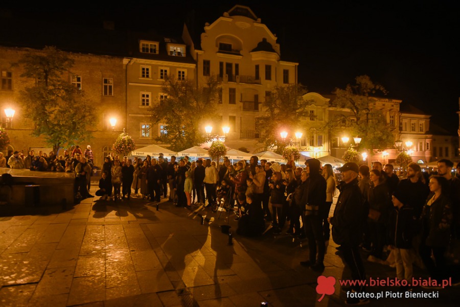 Rynek w ogniu. Takiego widowiska nikt tu jeszcze nie widział! ZDJĘCIA