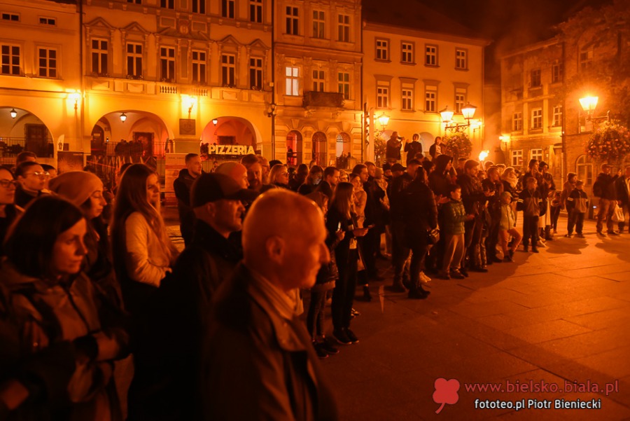 Rynek w ogniu. Takiego widowiska nikt tu jeszcze nie widział! ZDJĘCIA