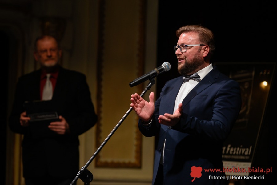 9. FotoArtFestival ruszył w teatrze. Nie było wielu zaproszonych gości ZDJĘCIA