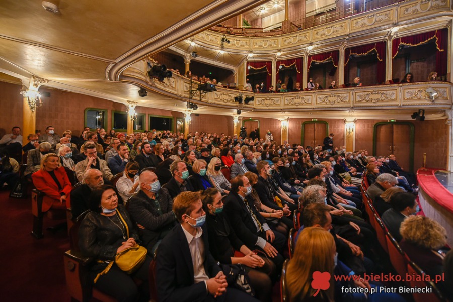 9. FotoArtFestival ruszył w teatrze. Nie było wielu zaproszonych gości ZDJĘCIA