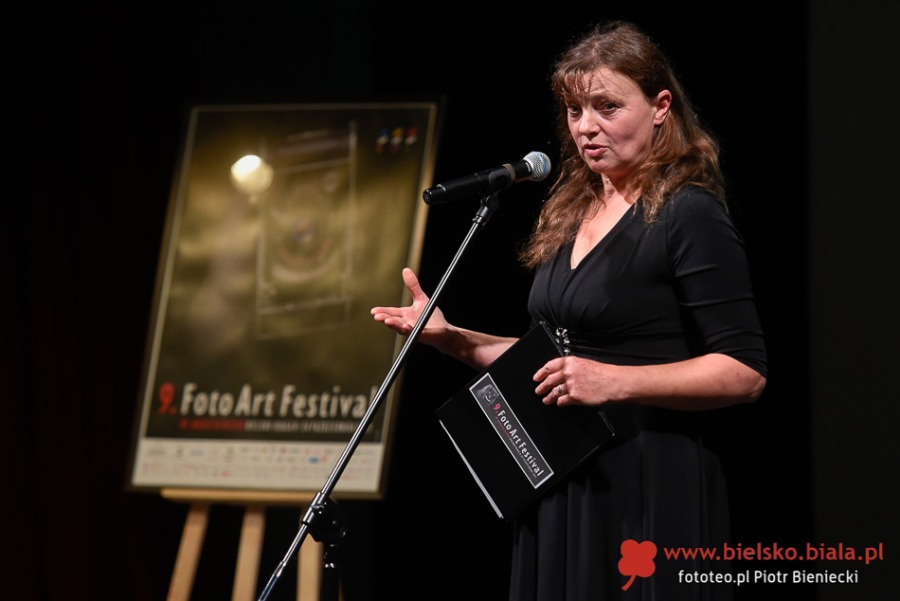9. FotoArtFestival ruszył w teatrze. Nie było wielu zaproszonych gości ZDJĘCIA