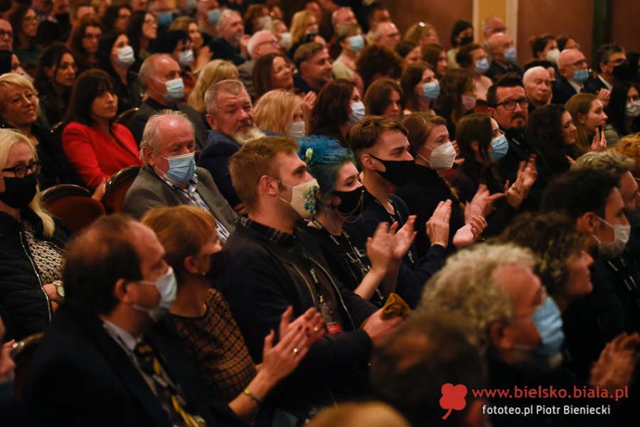 9. FotoArtFestival ruszył w teatrze. Nie było wielu zaproszonych gości ZDJĘCIA
