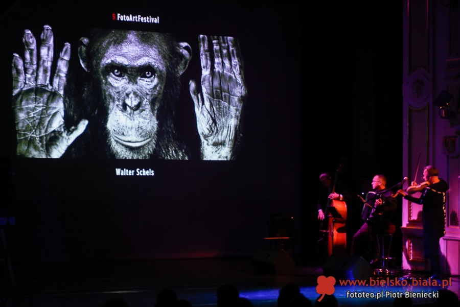 9. FotoArtFestival ruszył w teatrze. Nie było wielu zaproszonych gości ZDJĘCIA