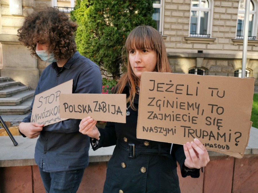 Protest przeciwko nieludzkiemu traktowaniu uchodźców. Jutro kolejny ZDJĘCIA