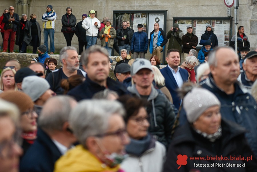 Bielszczanie w obronie Polski w Unii Europejskiej. Manifestacja na placu Chrobrego ZDJĘCIA