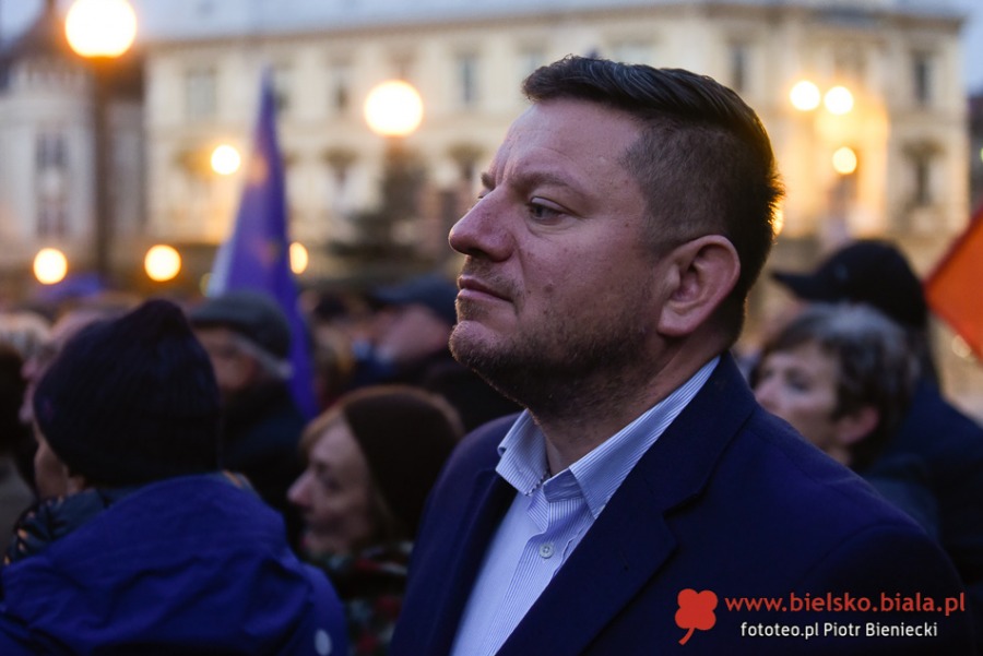 Bielszczanie w obronie Polski w Unii Europejskiej. Manifestacja na placu Chrobrego ZDJĘCIA