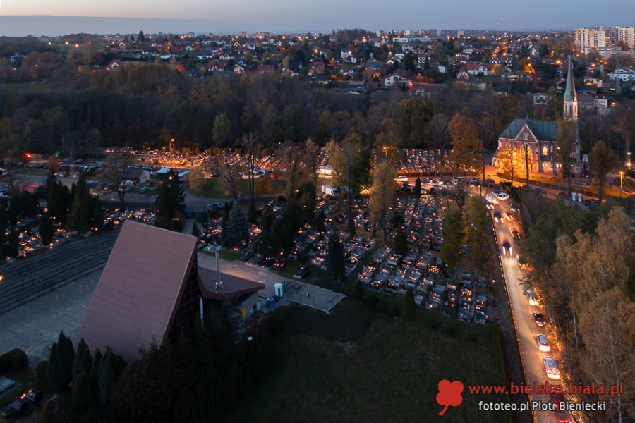 Lot nad bielskimi cmentarzami. Co dobrze widać z wyższej perspektywy? ZDJĘCIA