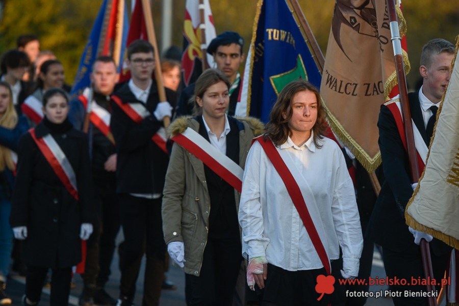 Smutne obchody radosnego święta. Lista obecności polityków ZDJĘCIA