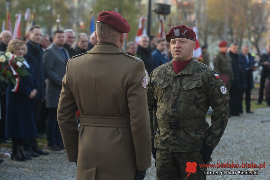 Smutne obchody radosnego święta. Lista obecności polityków ZDJĘCIA