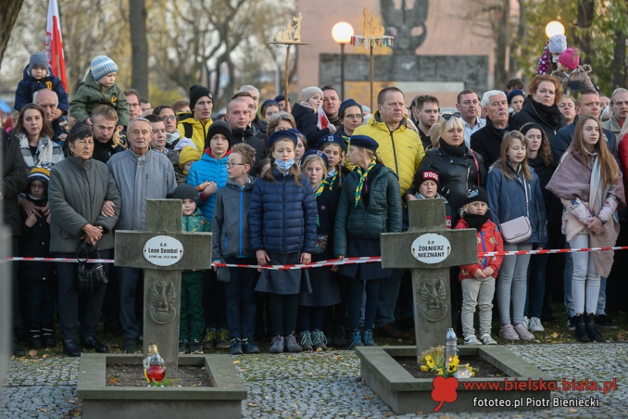 Smutne obchody radosnego święta. Lista obecności polityków ZDJĘCIA