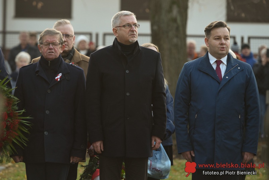 Smutne obchody radosnego święta. Lista obecności polityków ZDJĘCIA