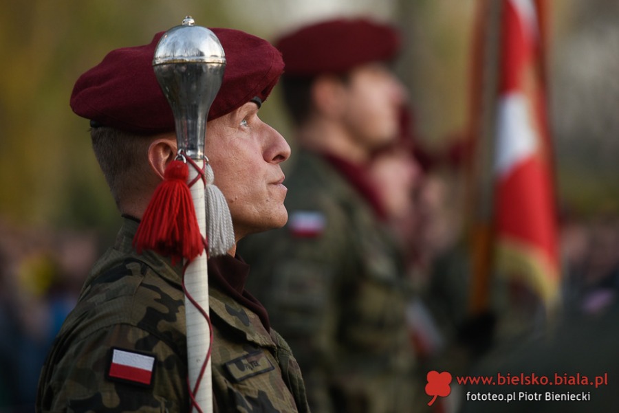 Smutne obchody radosnego święta. Lista obecności polityków ZDJĘCIA