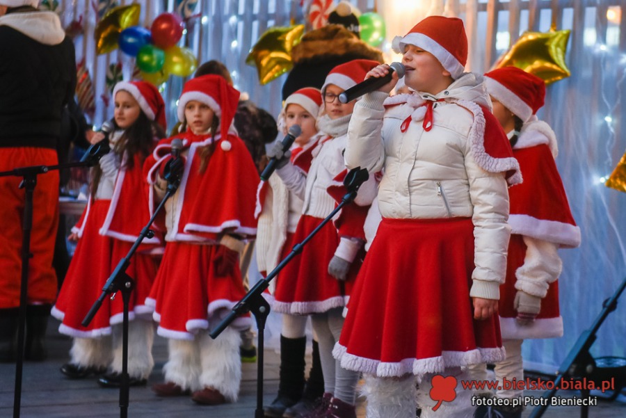 Super paczki dla dzieciaków. Mikołajkowy bieg charytatywny w Bielsku-Białej ZDJĘCIA