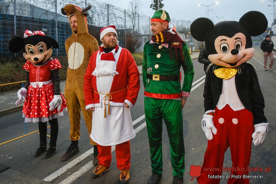 Super paczki dla dzieciaków. Mikołajkowy bieg charytatywny w Bielsku-Białej ZDJĘCIA
