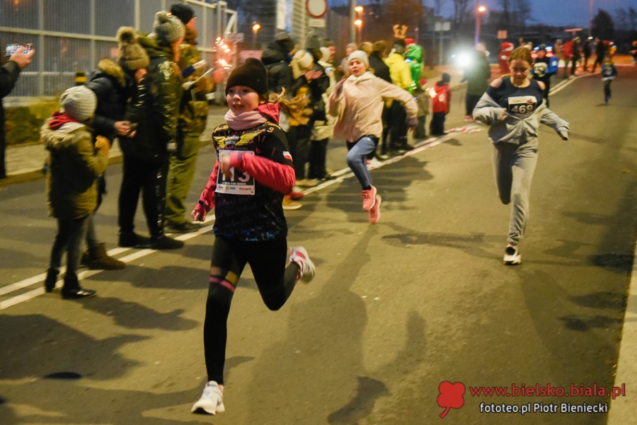 Super paczki dla dzieciaków. Mikołajkowy bieg charytatywny w Bielsku-Białej ZDJĘCIA