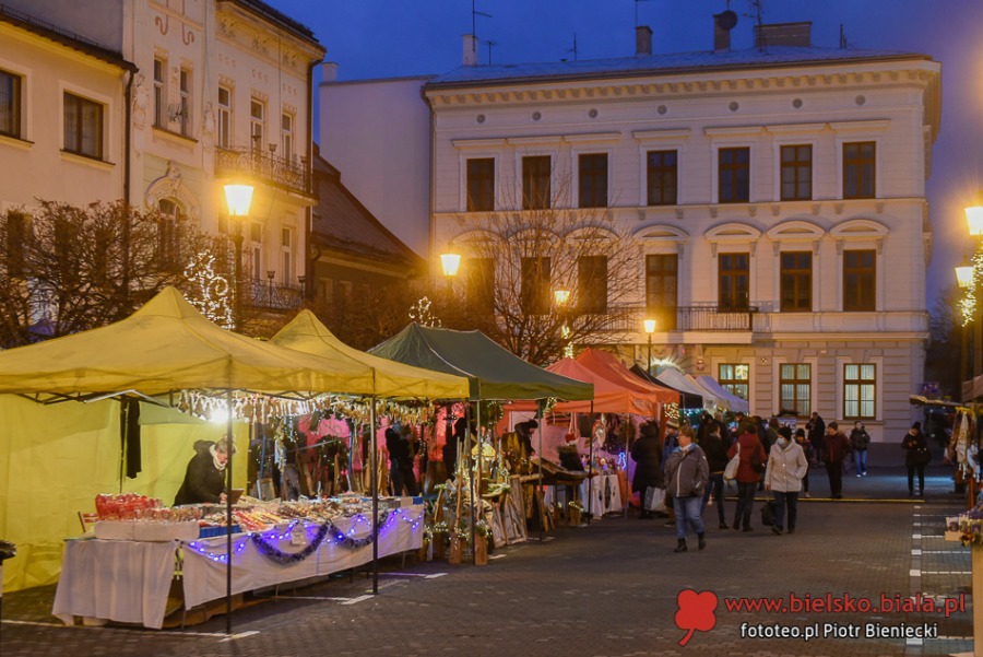Najpiękniejszy czas na Rynku. Dania gorące, ciepłe napoje i gwiazdy na scenie ZDJĘCIA